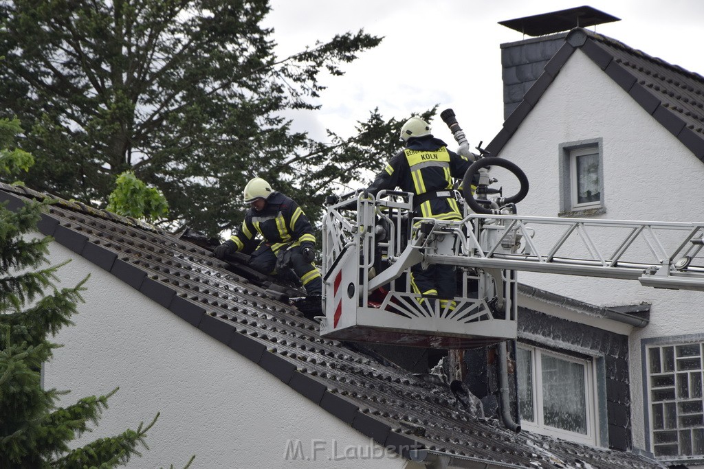 Feuer 2 Koeln Brueck Am Schildschen P17.JPG - Miklos Laubert